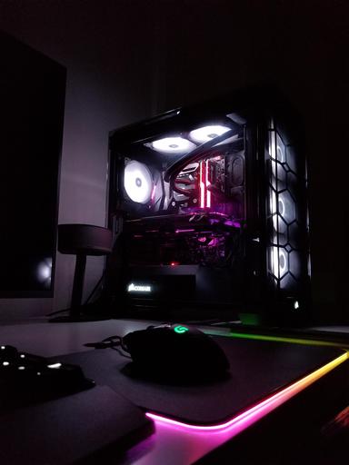 Dream Desk! CLEAN RGB AT 5.1GHZ - 1.27V!!!! by anuchohan - Intel