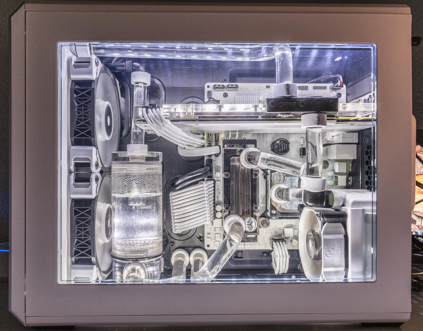 Air 240 Micro ATX Custom Loop by Chipsaru - Intel Core i7-4790