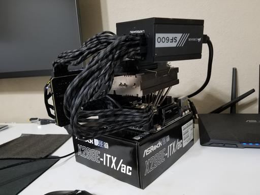 Direct Die 7900X - Ncase M1 by Inndee - Intel Core i9-7900X 