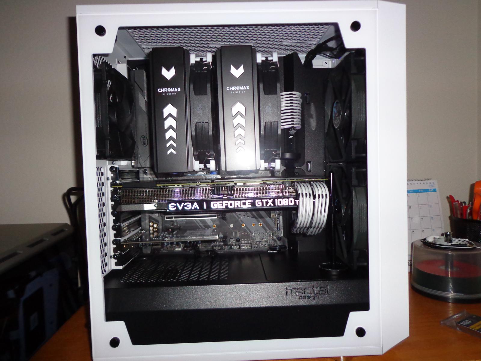 Monochromaxic Grayscale by MoonMoney - Intel Core i7-8086K