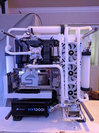 core p3 白　塗装 The Triple Reservoir Thermaltake Core P3 Build by JaredRoss