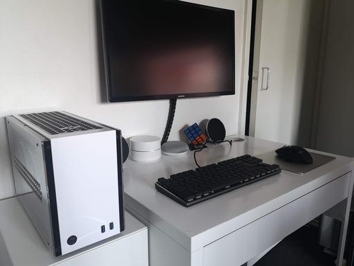 GEEEK A50 MINI-ITX CASE（ホワイト） : GEEEK CASE A50 PLUS LCS-GC-A50P-WH (ホワイト