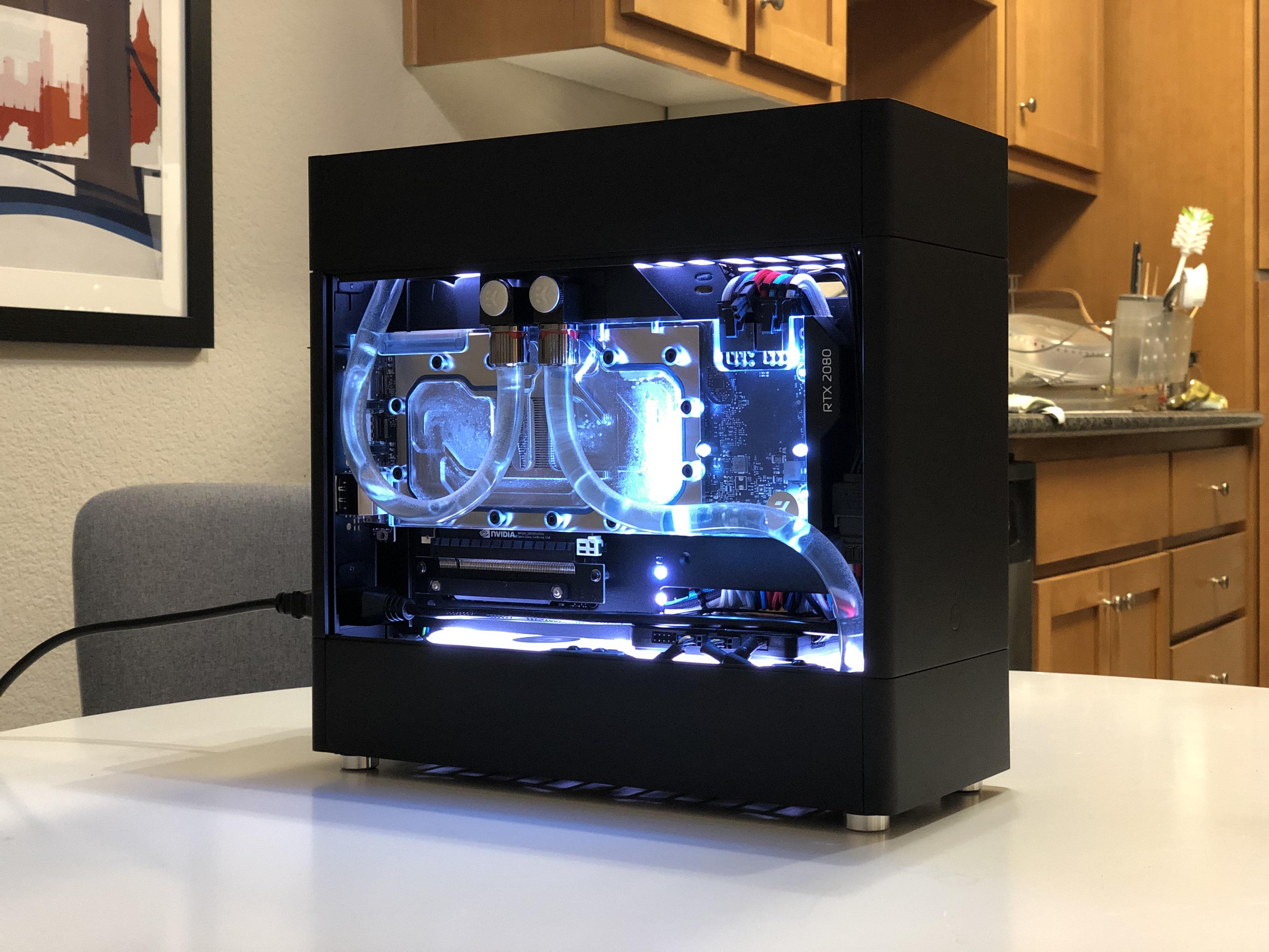 ぺ*ん様 LOUQE GHOST S1 MKIII LOUQE GHOST S1 MkIII - Premium Small Form Factor Mini-ITX Case