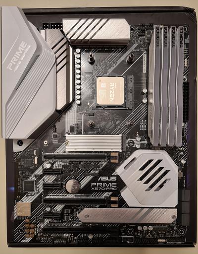 Emma Frosty Cakes by Proteus9009 - AMD Ryzen 9 3950X, Radeon