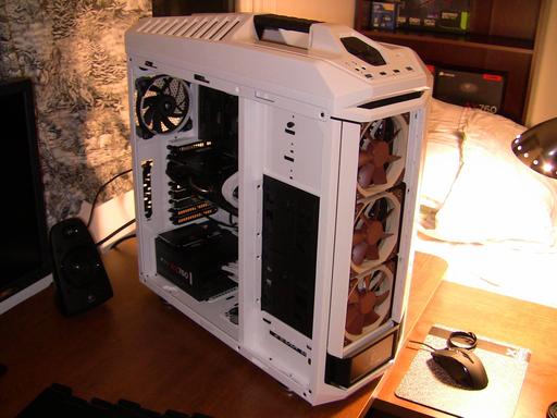 マイニングマシン 1st Build: Project VALKYRIE - Stryker, 4770K, Sabertooth Z87