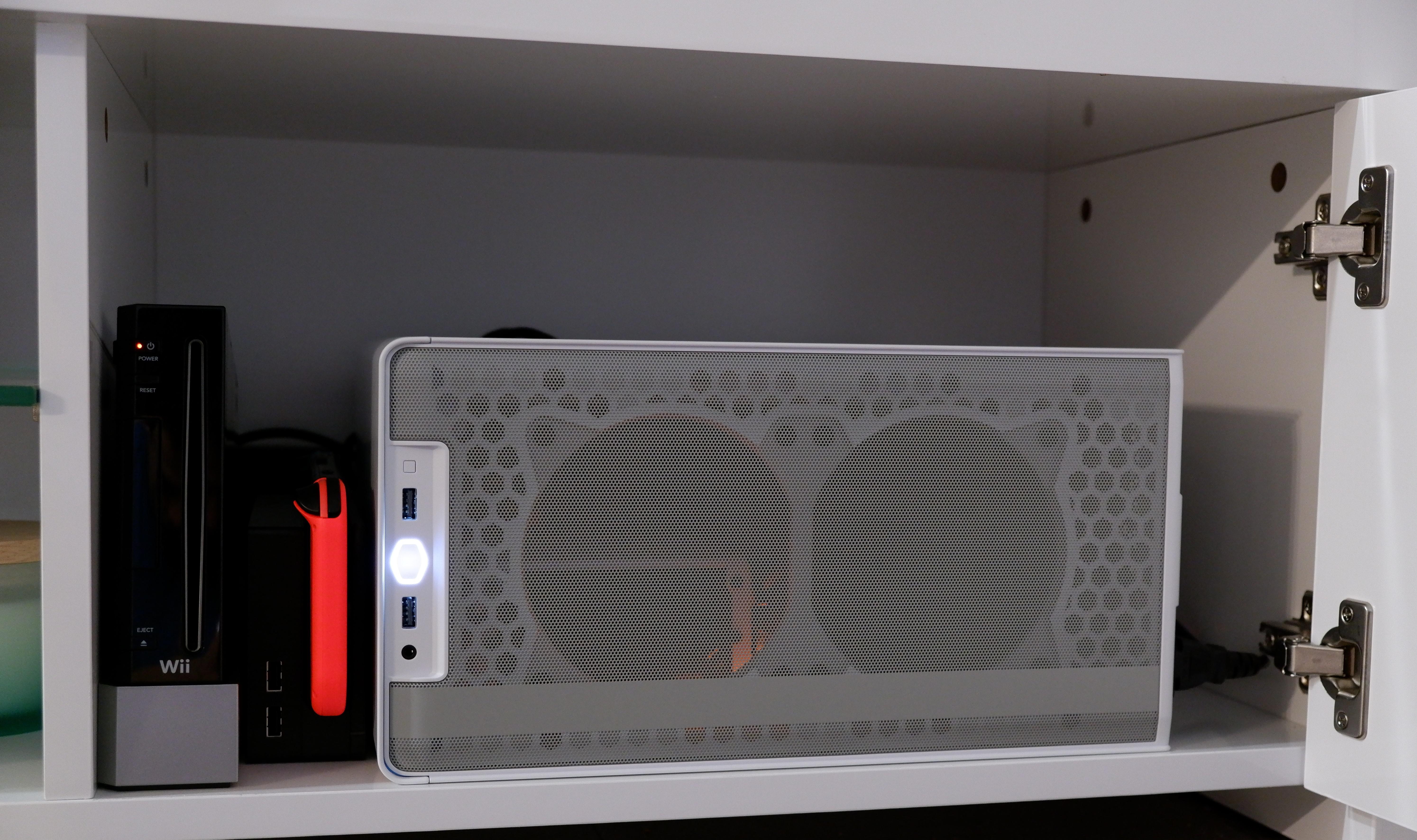 Verified Actual Gamer Living Room PC by marioraulf - AMD Ryzen 5 5600X,  GeForce RTX 3060, Cooler Master MasterBox NR200 Mini ITX Desktop -  PCPartPicker