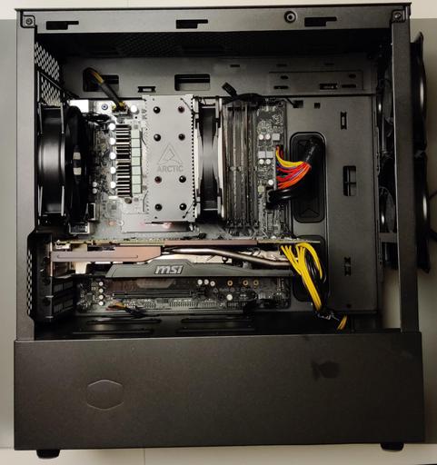 Mini-Hjordt Gaming PC with i5-8400/16GB/1.5TB/5600XT by KHMADSEN 
