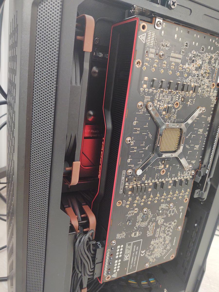6900 XT in Mini ITX by m.dango - AMD Ryzen 7 5800X, Radeon RX 6900 