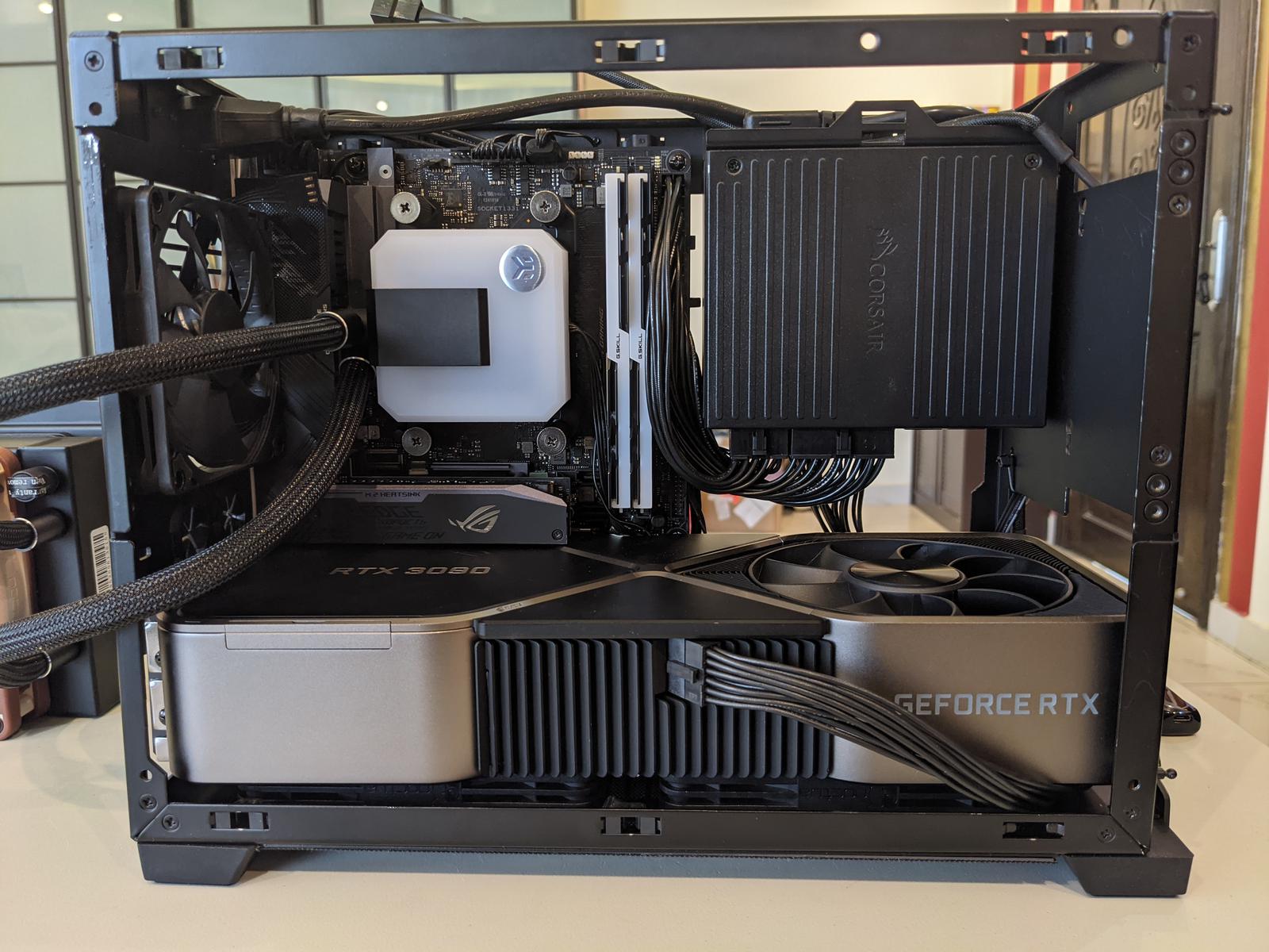 NCASE M1 v6.1 シルバー PCケース シンプル＆オシャレな人気のMINI-ITX