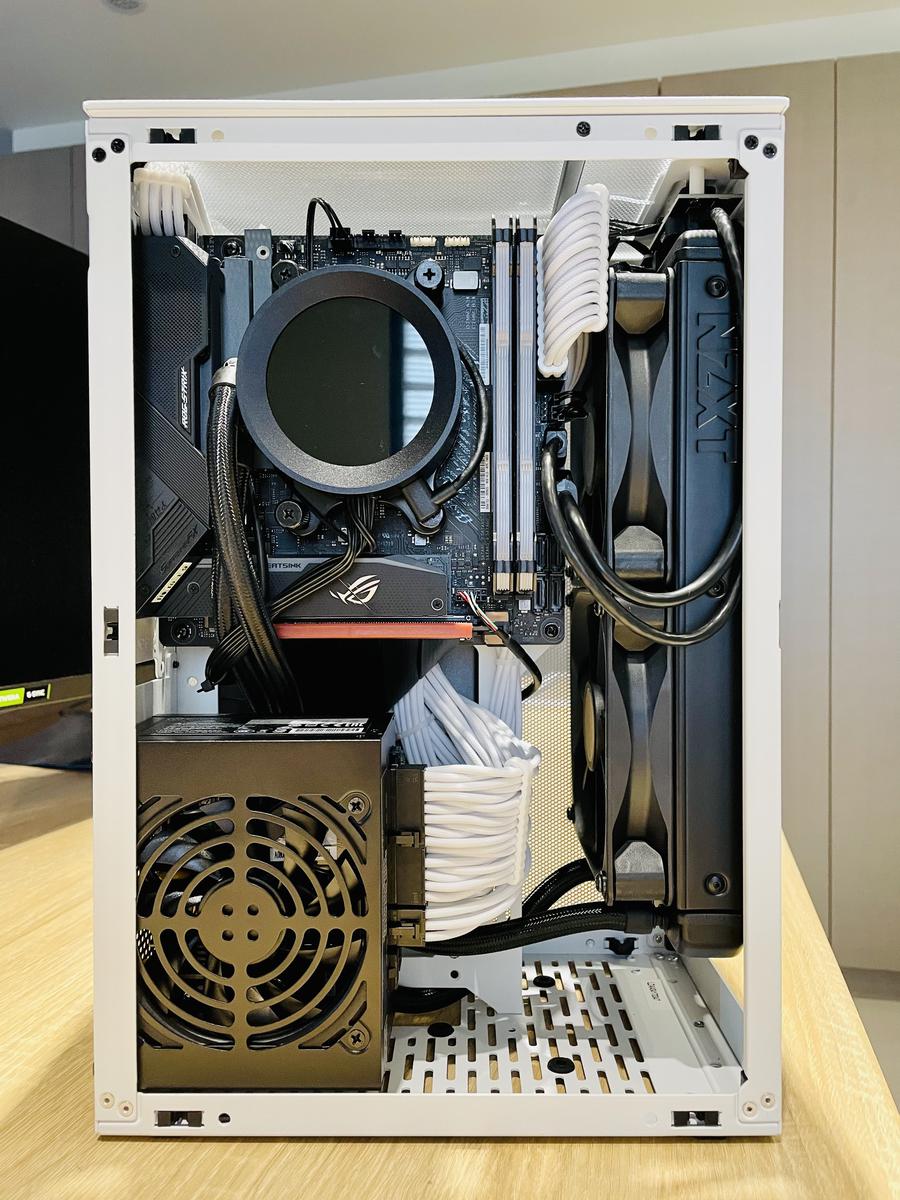 SSUPD White Meshlicious (Ryzen 5600X RTX 3060 Ti) by vapourinwind