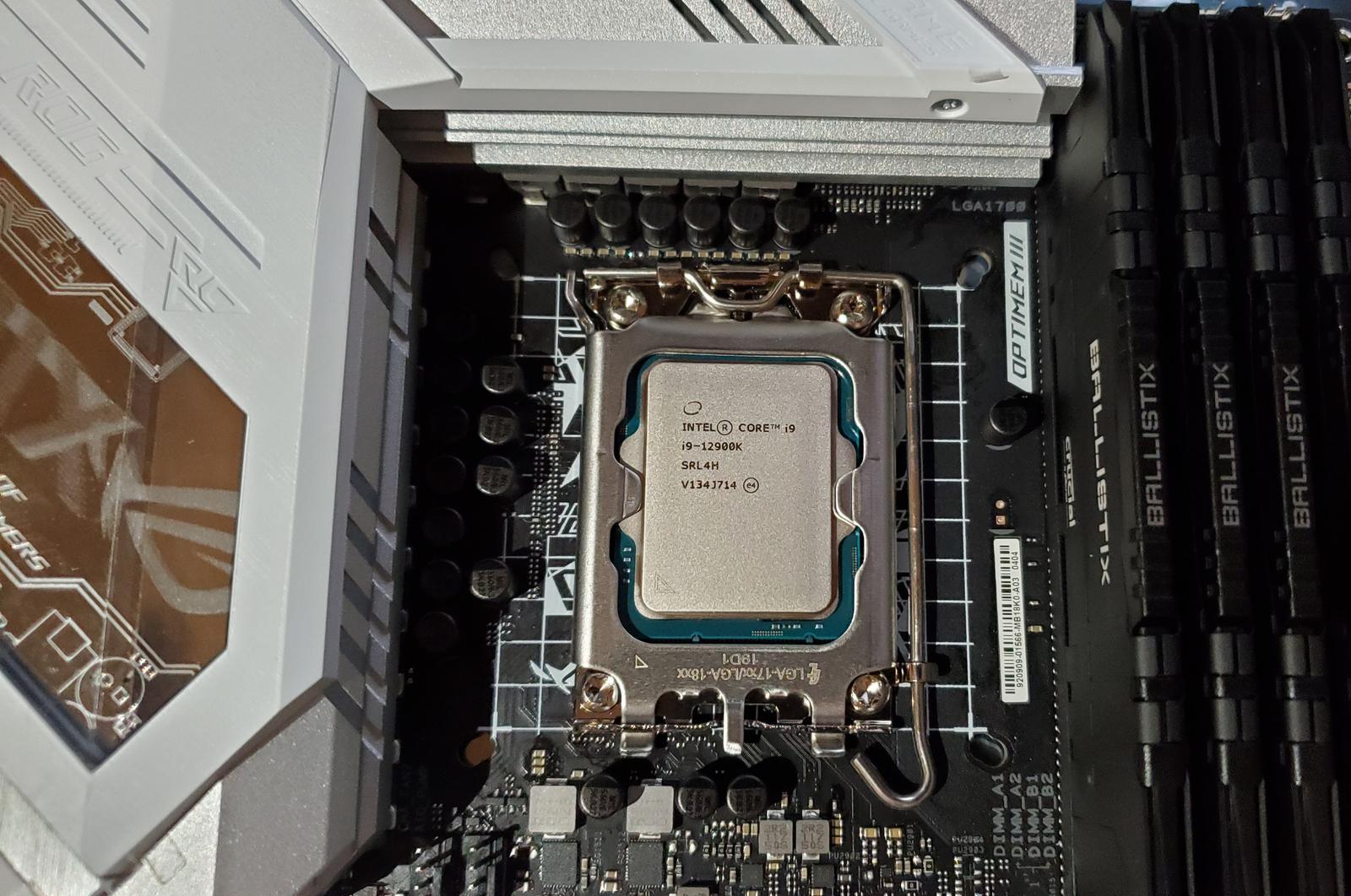 White Torrent by SexyBeast666 - Intel Core i9-12900K, GeForce RTX ...