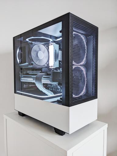 NZXT H510 Flow Black and White build by Sierplant - AMD