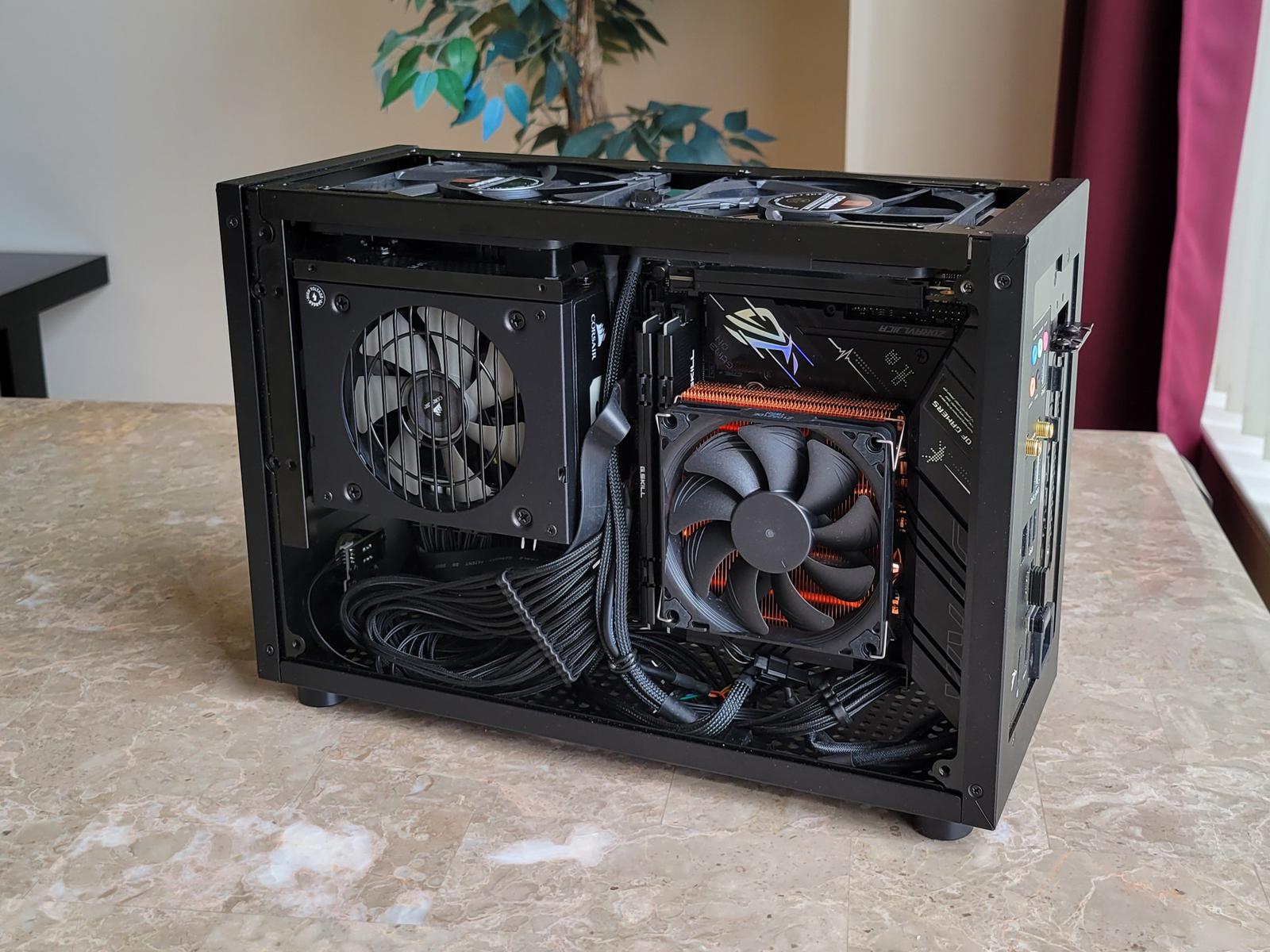 Air Cooled GEEEK M5 Mini-ITX SFFPC by Harukak1 - Intel Core