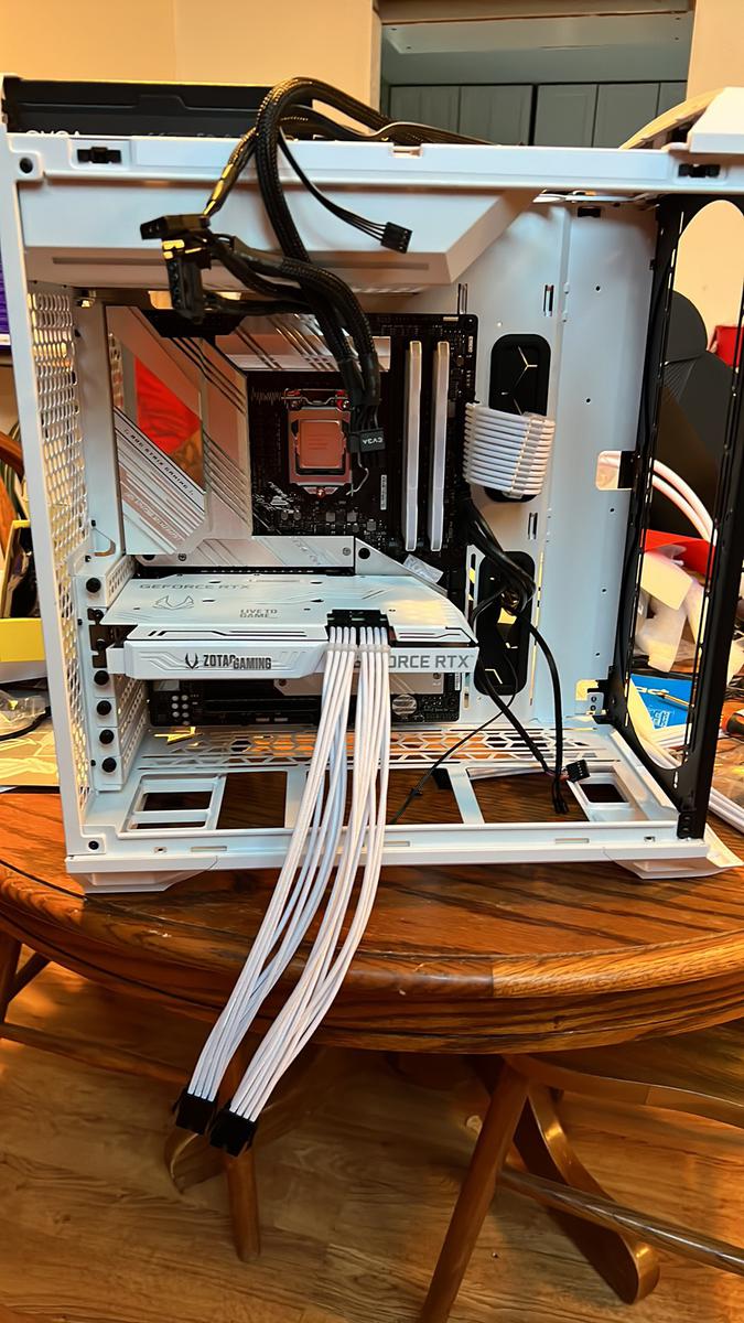 自作PC TrueNAS,Athlon 200GE,64GB,SSD500GB Fractal Torrent Compact AIO by t0s705 - Intel Core i9