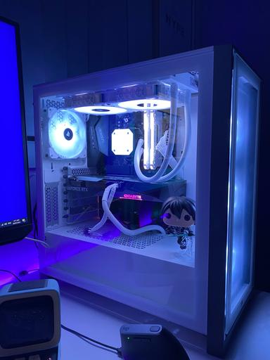 ryzen 5 5600x / Nvidia geforce rtx 3060 / all white build by 