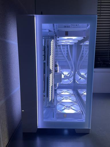 White Dynamic 11 Evo 3090 Build by wendytanj - Intel Core i7