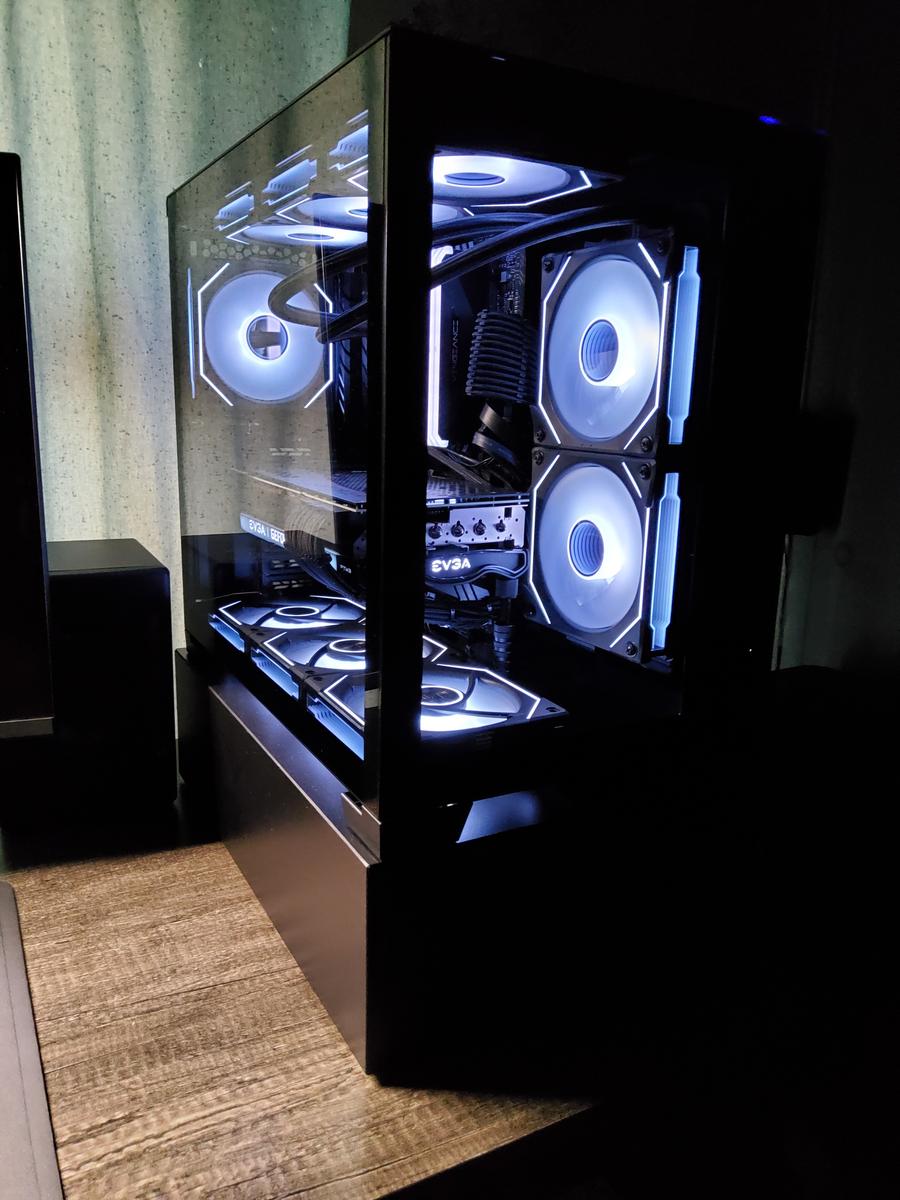 中古LIAN LI O11 DYNAMIC MINI＆Corsair SF750 O11D MINI PSU - LIAN LI is a Leading Provider of PC Cases