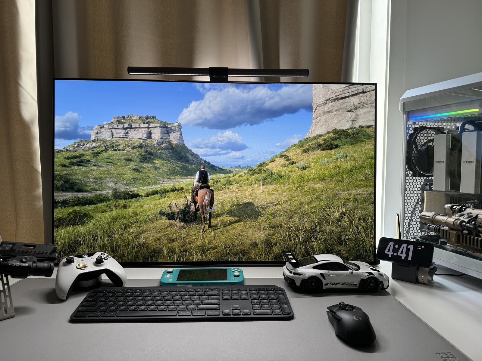 LG C2 42 + 9800x3d + 96GB 6000cl28 + 4090 Gaming PC by