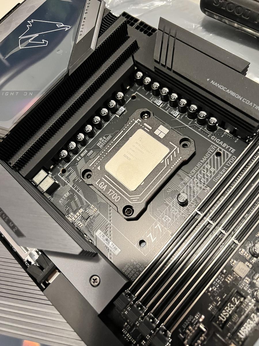 Intel 13900k と Gigabyte Z790 AROUS Intel Core i9-13900K Desktop Processor + GIGABYTE Z790 AORUS