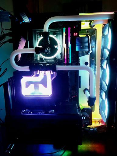 Thermaltake Distro Case 350P PCケース Amazon.com: Thermaltake DistroCase 350P Multi-Functional Mid