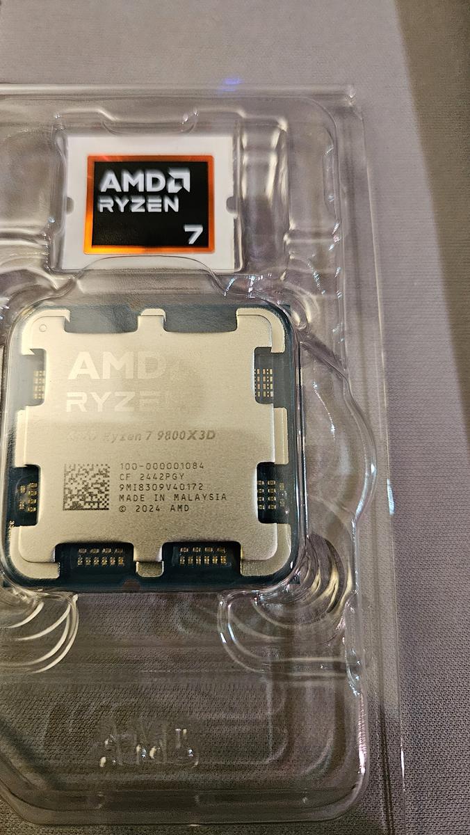 大人気新作 Running Cool Q58 GeForce 9800X3D, 7 Ryzen AMD - bcbrowne by 置物