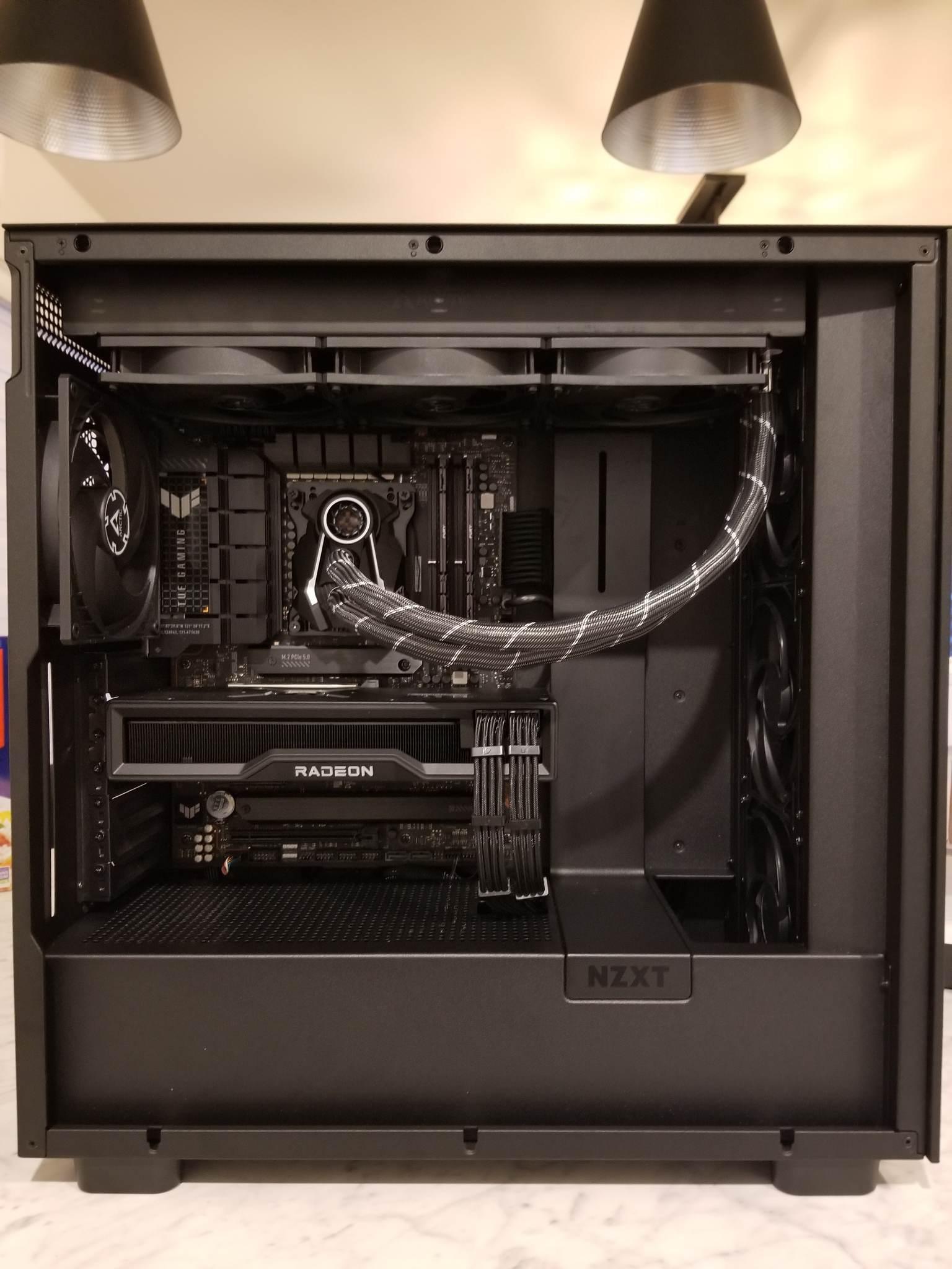 Matte black build by comandan1223 - AMD Ryzen 7 7700X