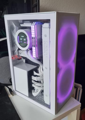 White SFF Monster by YujTheBot - Intel Core i7-13700K, GeForce RTX