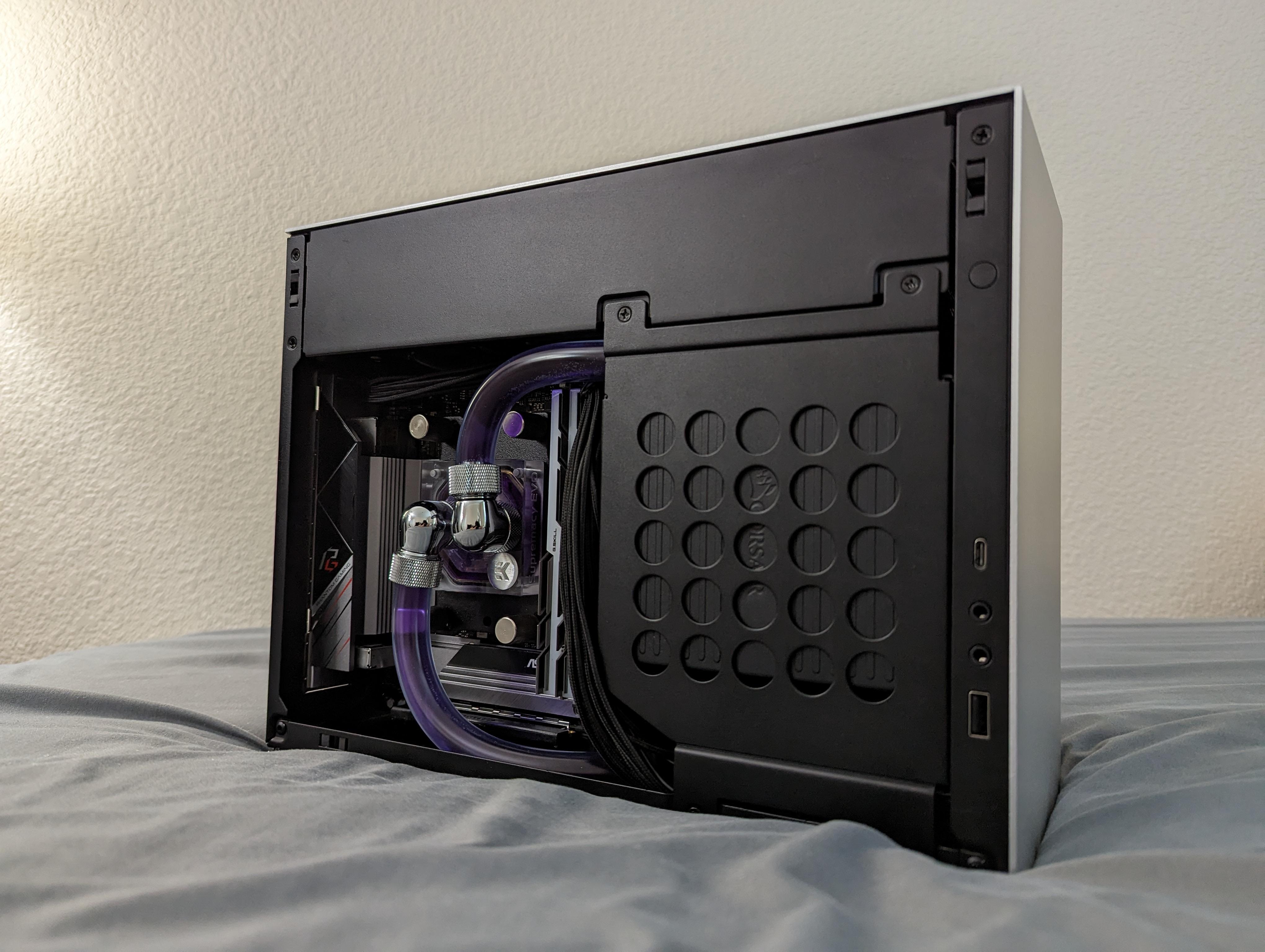 Amazon.com: ZXCVBNAS ATX Mid Tower PC Gaming Case - Front