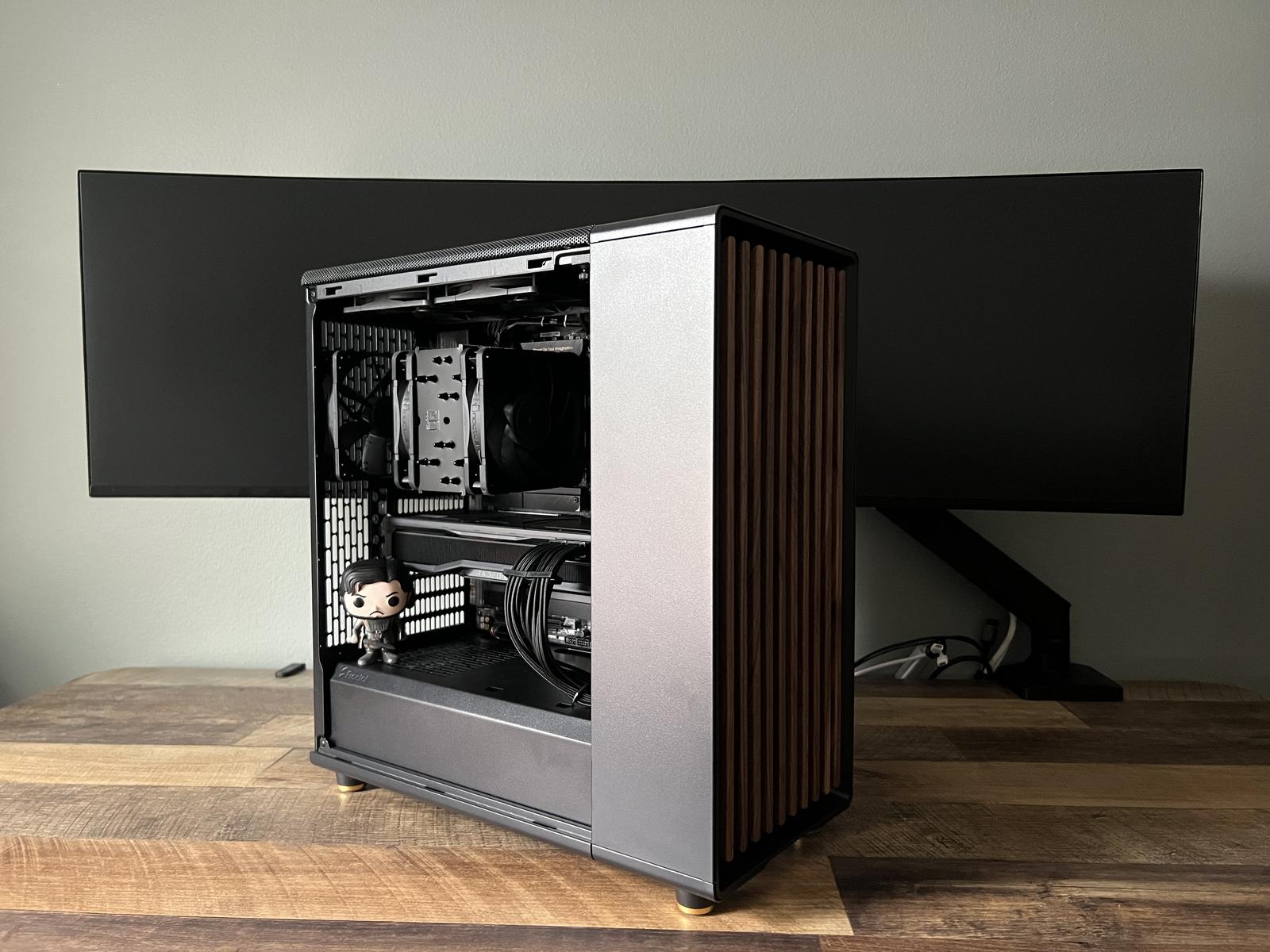ルナ　PC Air cooled Iqunix ZX-1 - Silent Black Knight by madriz - AMD