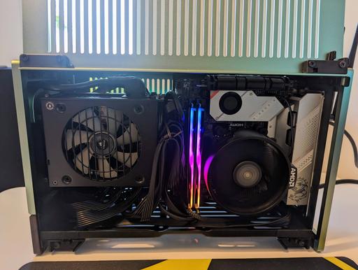 アマリン FractalDesign Terra Jade Fractal Terra Jade : r/sffpc
