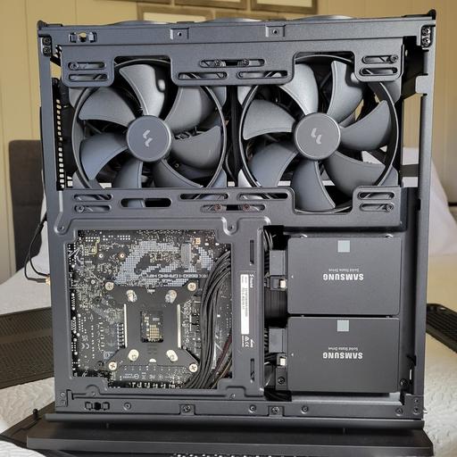 ASUS ROG Strix B660-i Fractal Ridge build 2023 by domozitolk