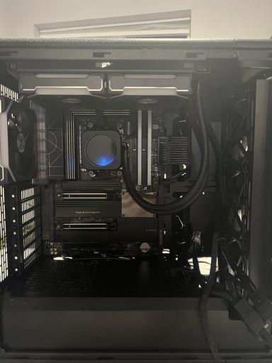 Gentlemen's Build by erickmac - AMD Ryzen 9 7900X, GeForce