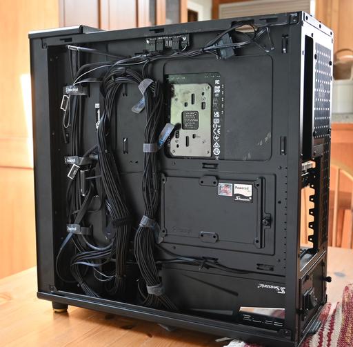 Fractal Design, North, Water Cooled Workstation by I-love-fungi