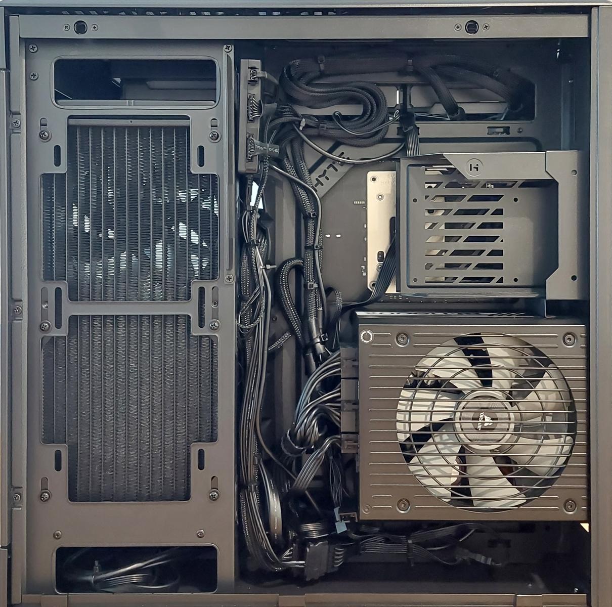 PcCom ICUE AMD Ryzen 7 7800X3D / 32 Go / SSD 2 To / RTX 4070 Ti Super