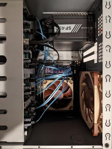 Mini-ITX Workstation/Plex/NAS Ryzen Build 2023 by Hanime