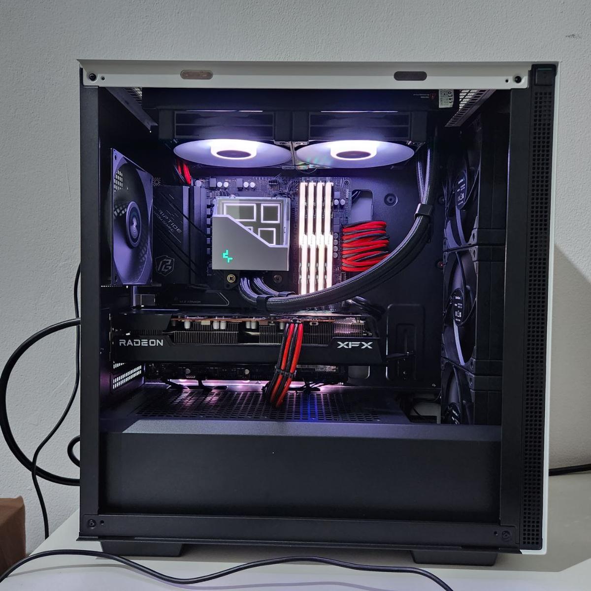 DeepCool CH370 WH Light Gaming Build by tonycustoms - AMD