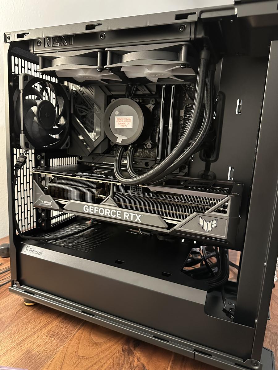 Fractal North 4080, 64GB RAM, 13700k Gaming Machine by