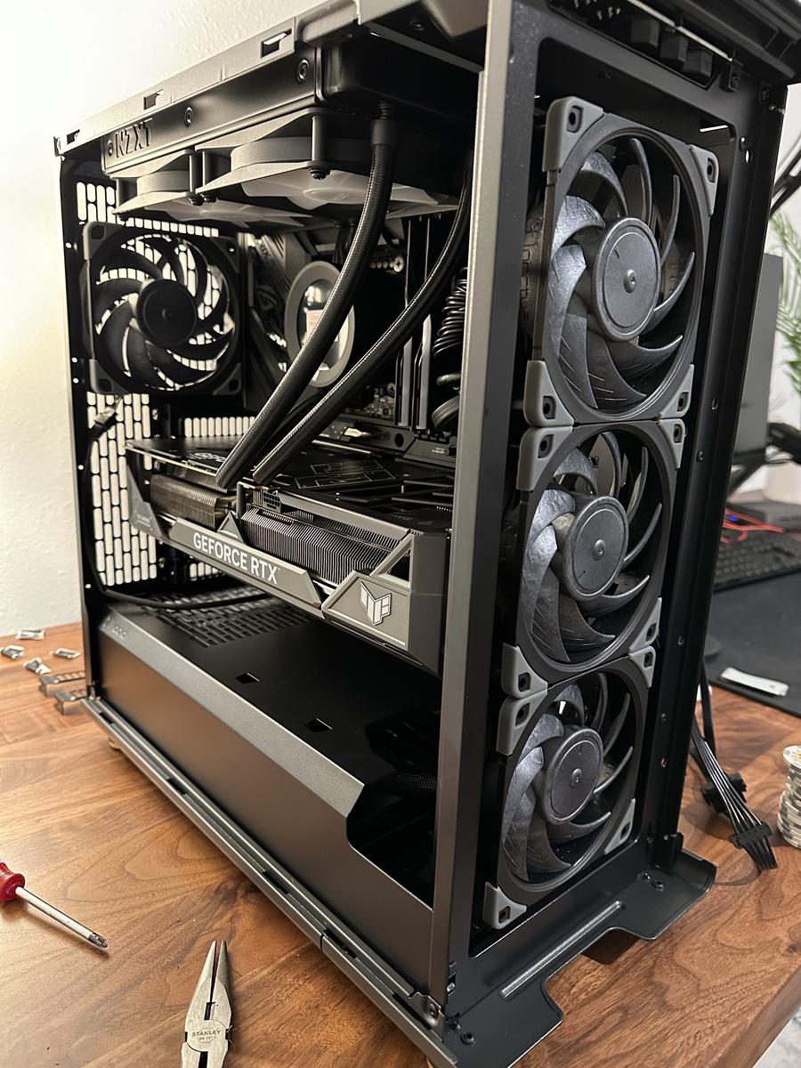 TARGETターゲットPRECISIONプレシジョンBLACK定価/14700円 Fractal North 4080, 64GB RAM, 13700k Gaming Machine by