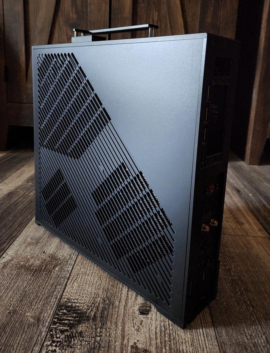 4090 / 13900K 6.76 Liter Console (SFFPC) by octiny - Intel
