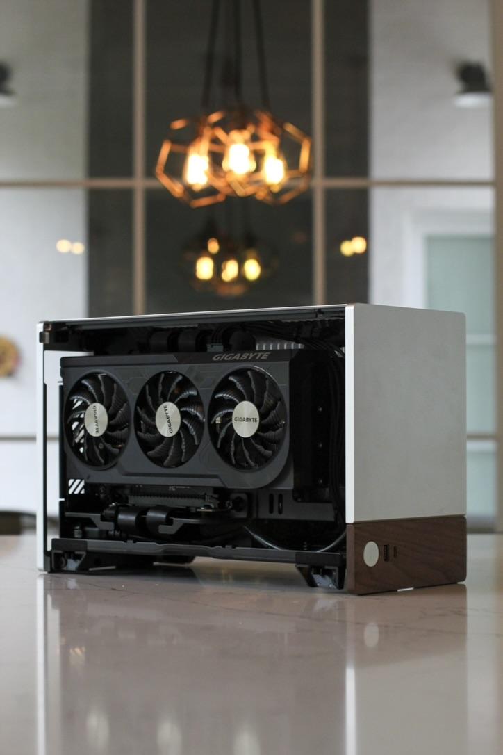 [送料込み] Fractal Design Terra Silver Amazon.com: Fractal Design Terra Silver - Wood Walnut Front