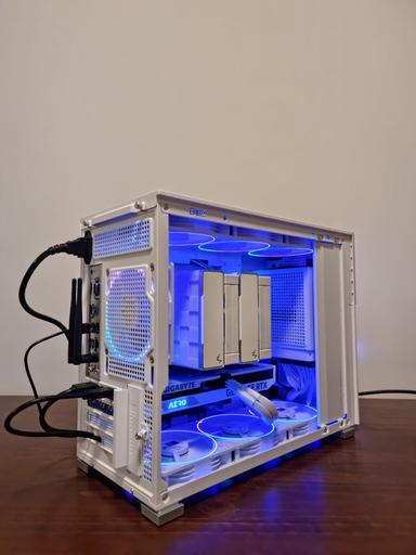 White jonsbo d31 micro ATX for my wife by Johanesa - AMD