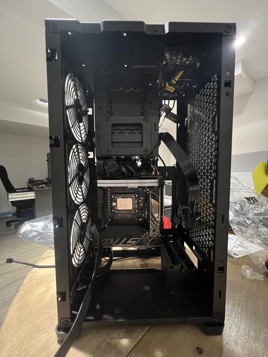 Corsair 2000D Airflow by Isaiah765 - Intel Core i7-13700K, GeForce