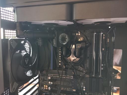 First Build by SeaShark - AMD Ryzen 7 7800X3D, Radeon RX