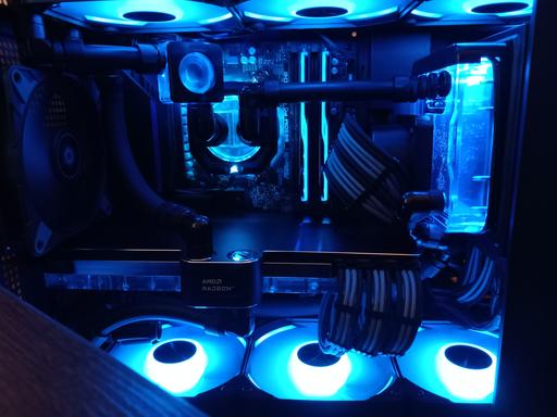 First Build by SeaShark - AMD Ryzen 7 7800X3D, Radeon RX
