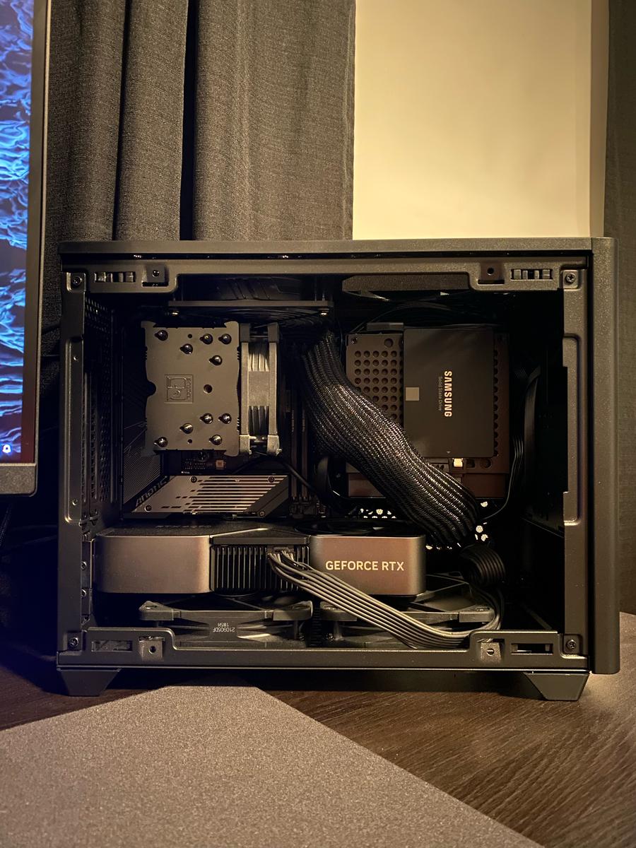 Mini ITX Build 2024 by laurinpage - AMD Ryzen 7 7800X3D, GeForce