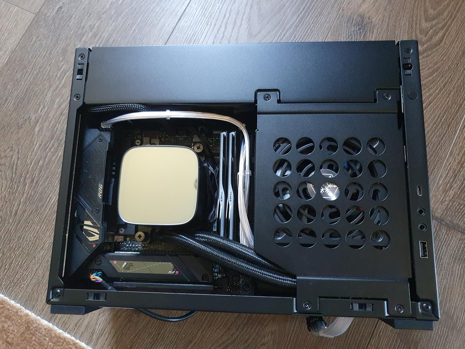 【最安値】【希少・00’s】SEAN JOHN ベロアSETUP XL Condensed Power SFF Build: Ryzen 7800 x3D + RTX 4090 in A4
