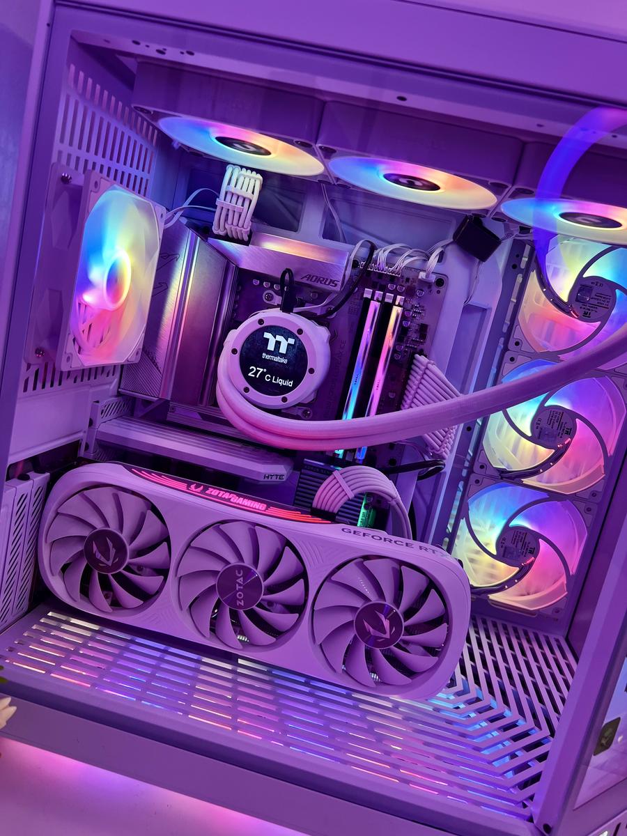 Hyte Y70 Touch SNOW WHITE Build w/ 4070 Ti Super by