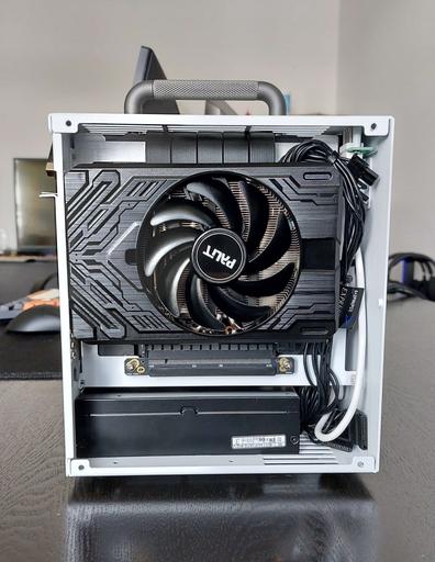 自作PC　MINI-ITX・XEON・16GB・256GB・GT730 4L End Game - K39v3 7700x/4060Ti with Portable 240Hz 17.3