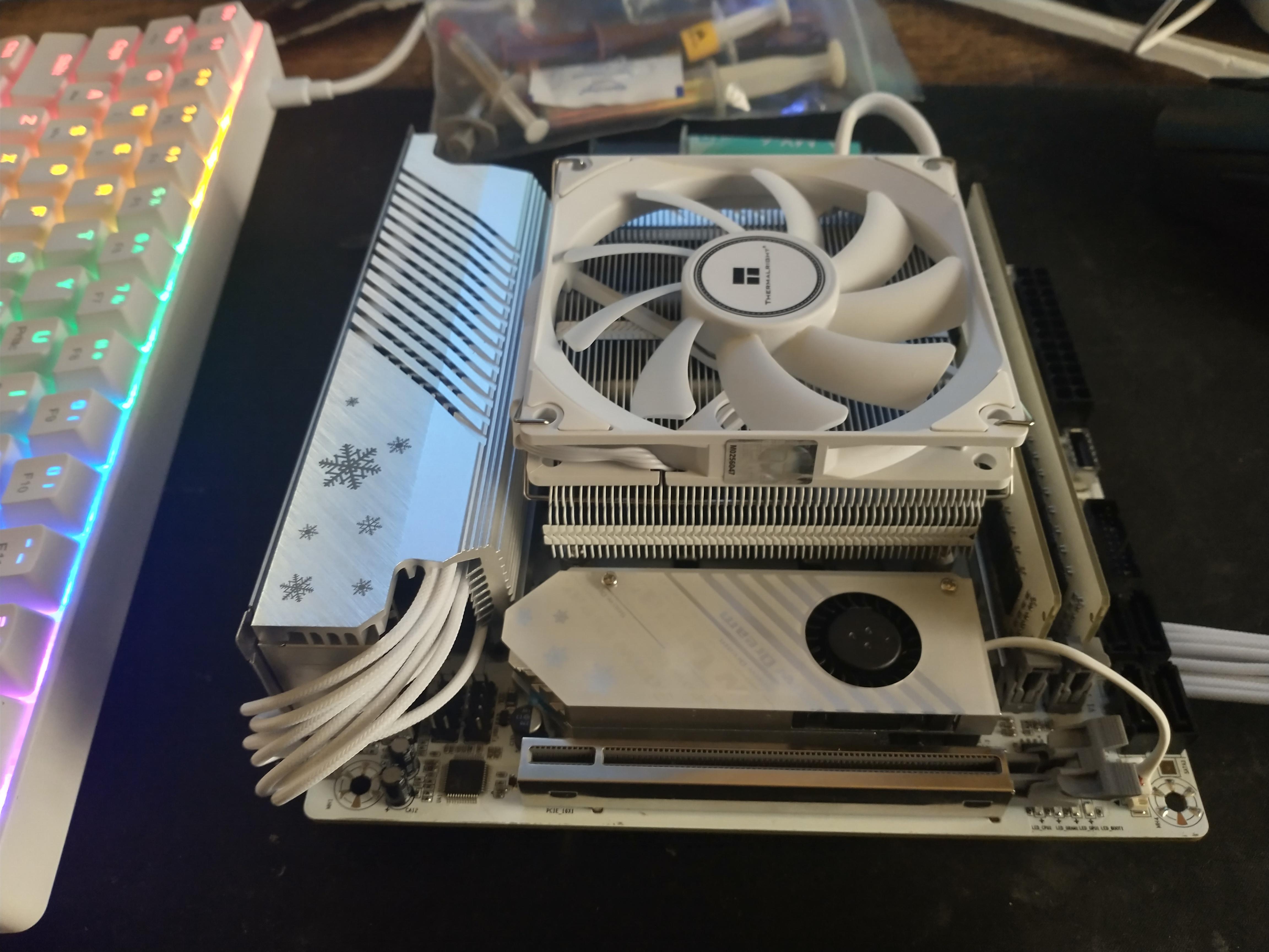 7] Jginyue B760i Snow Dream Home Server Build by debuild
