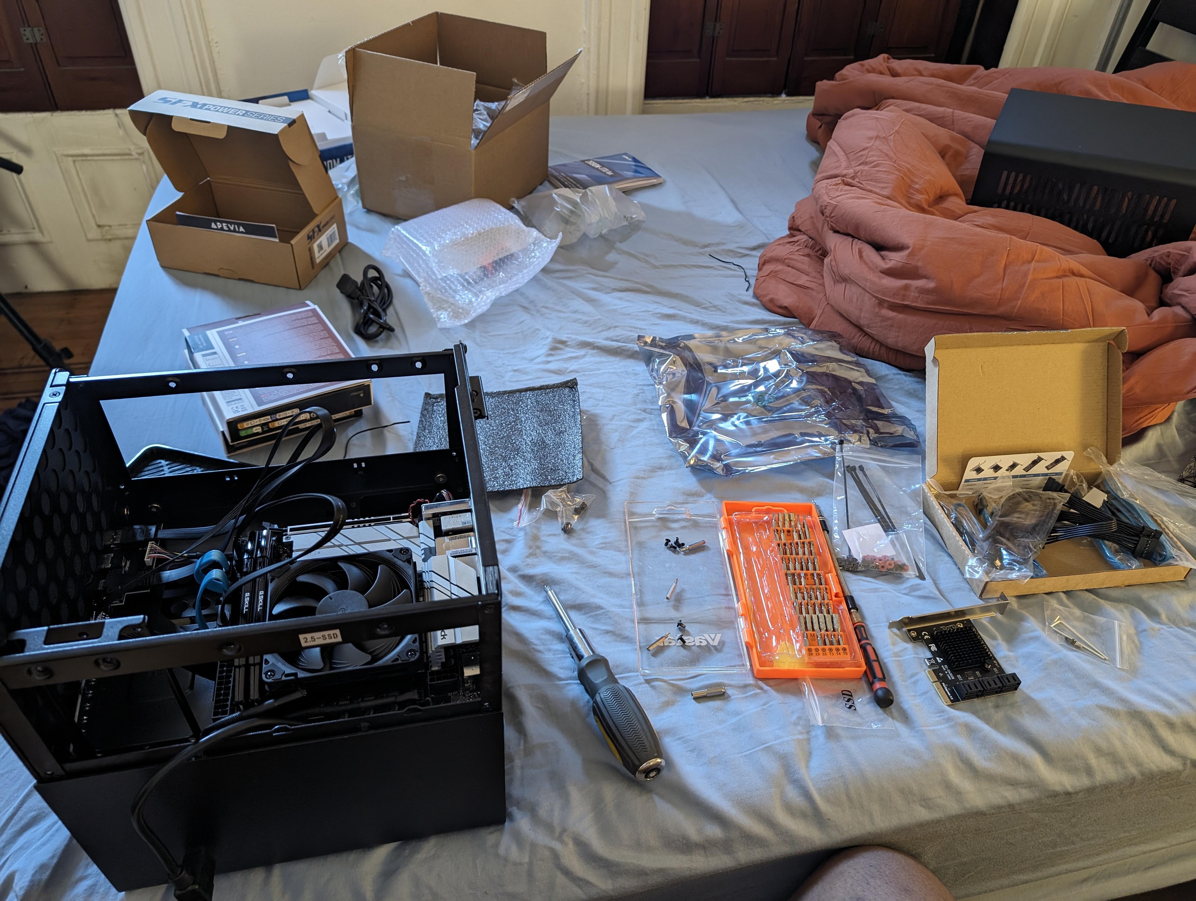 自作NAS 10ベイ i3-8100 16GB Z390 本体のみ 自作NAS 10ベイ i3-8100
